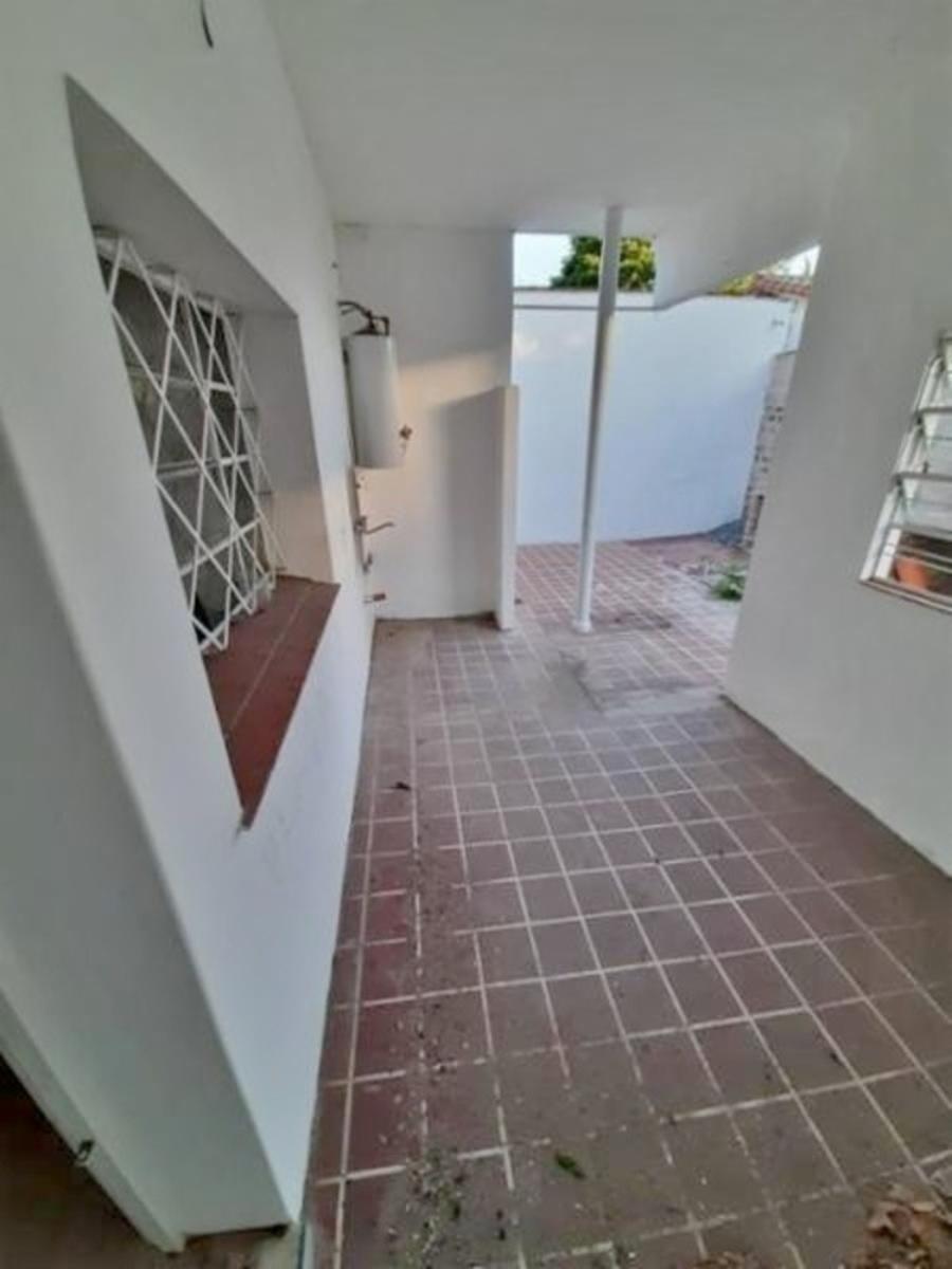 Excelente chalet de 3 ambientes sobre lote propio. Permuta — foto 11