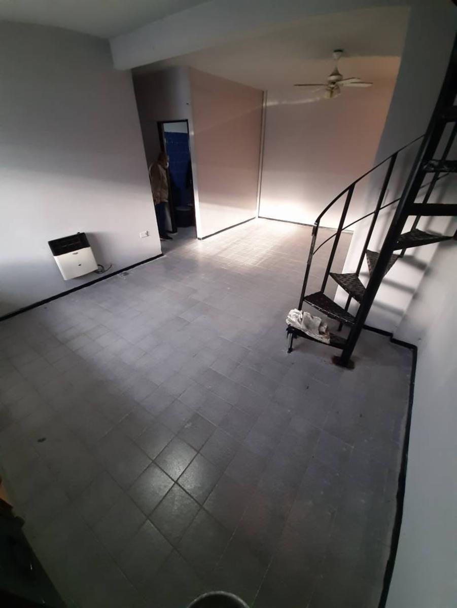 Excelente local comercial + piso de 3 ambientes — foto 6