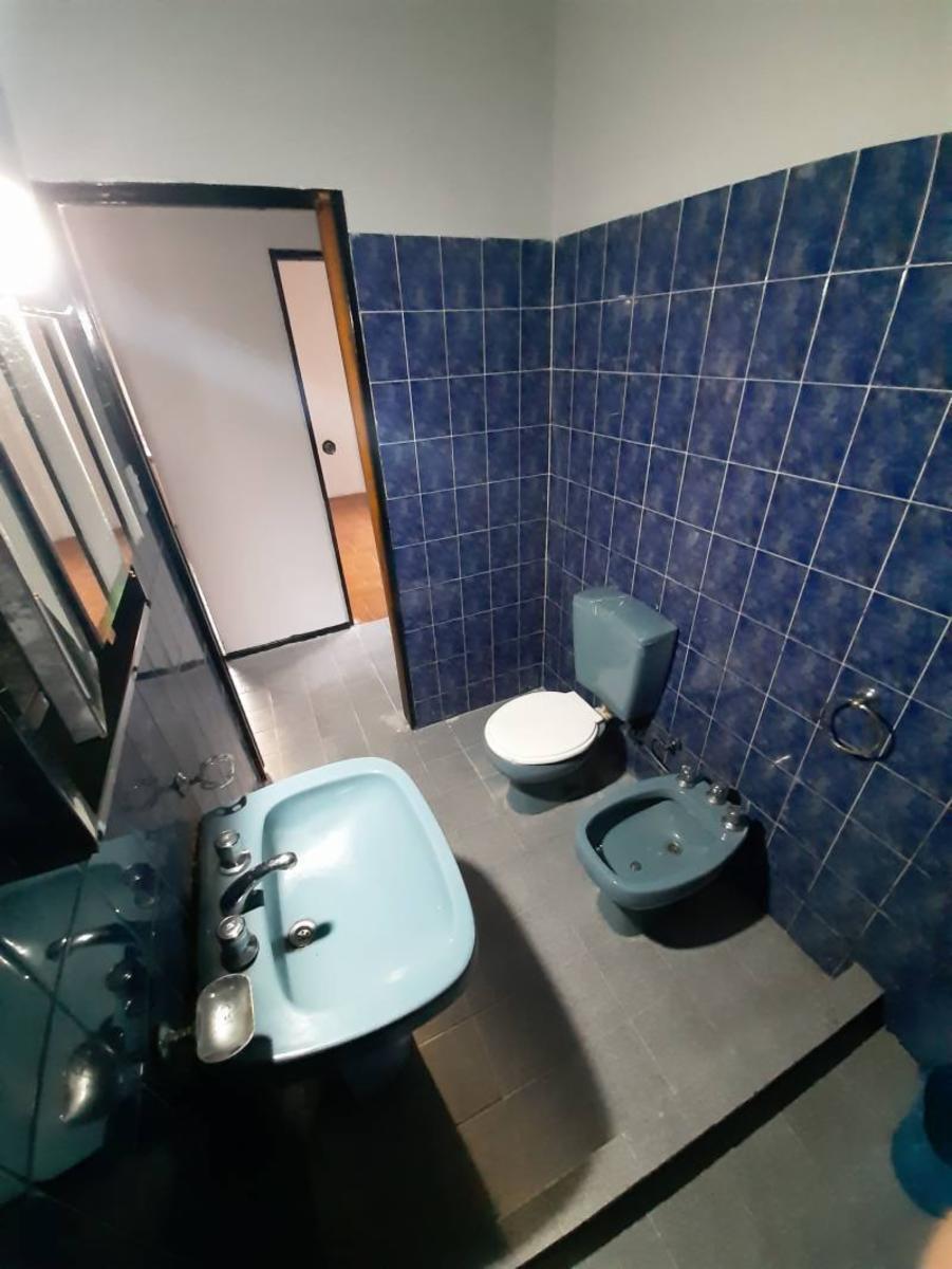 Excelente local comercial + piso de 3 ambientes — foto 10