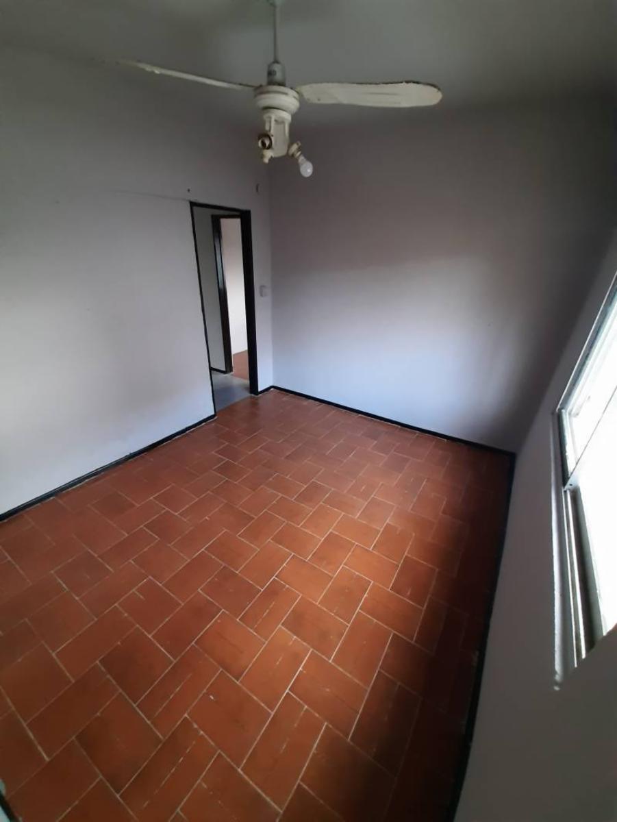 Excelente local comercial + piso de 3 ambientes — foto 12