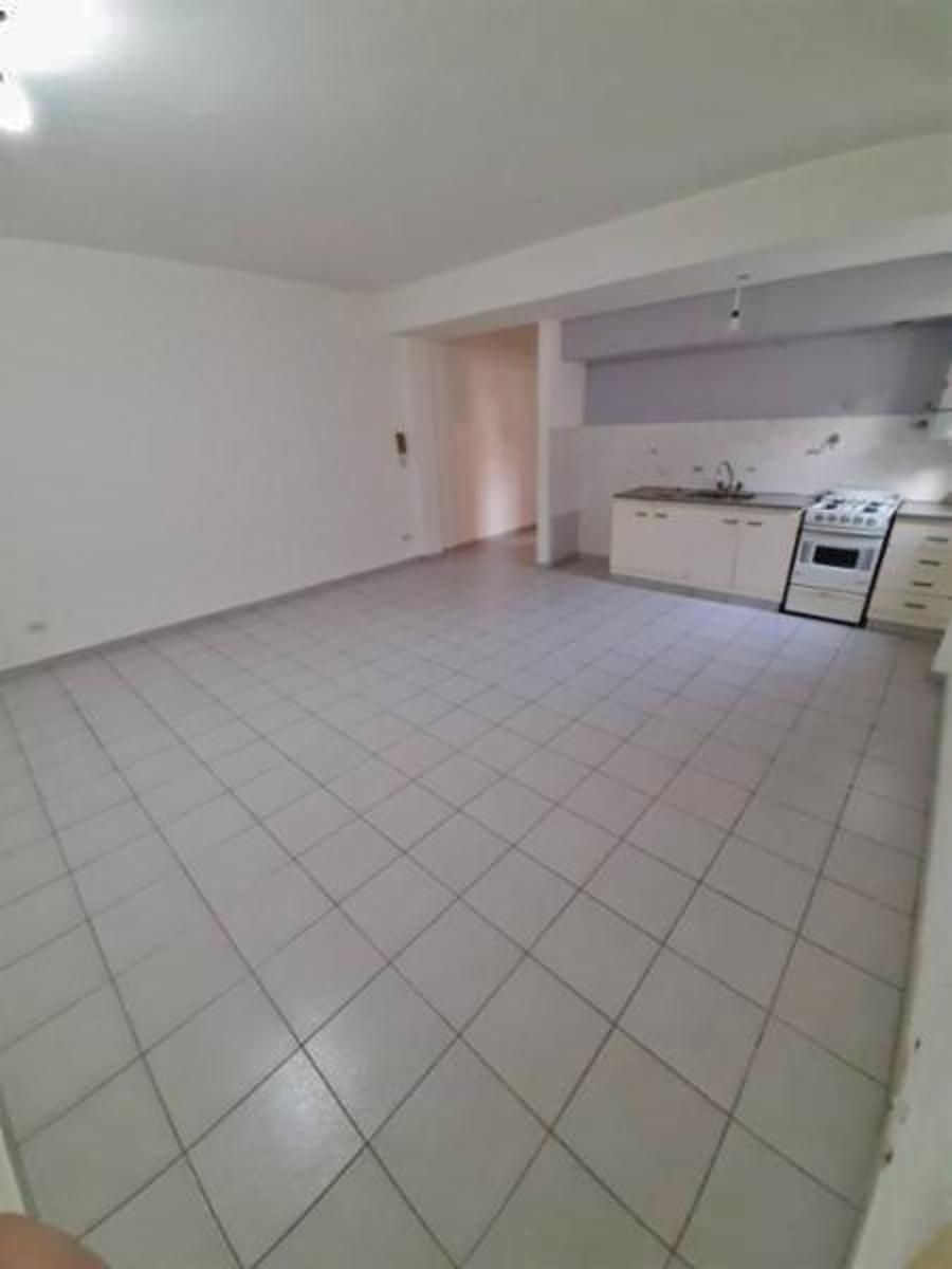 Departamento de 2 ambientes amplio. Villa Luzuriaga - 2