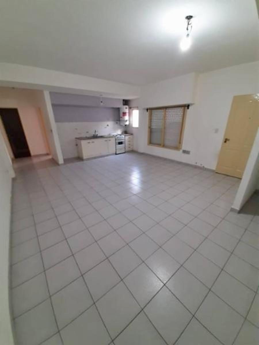 Departamento de 2 ambientes amplio. Villa Luzuriaga - 3