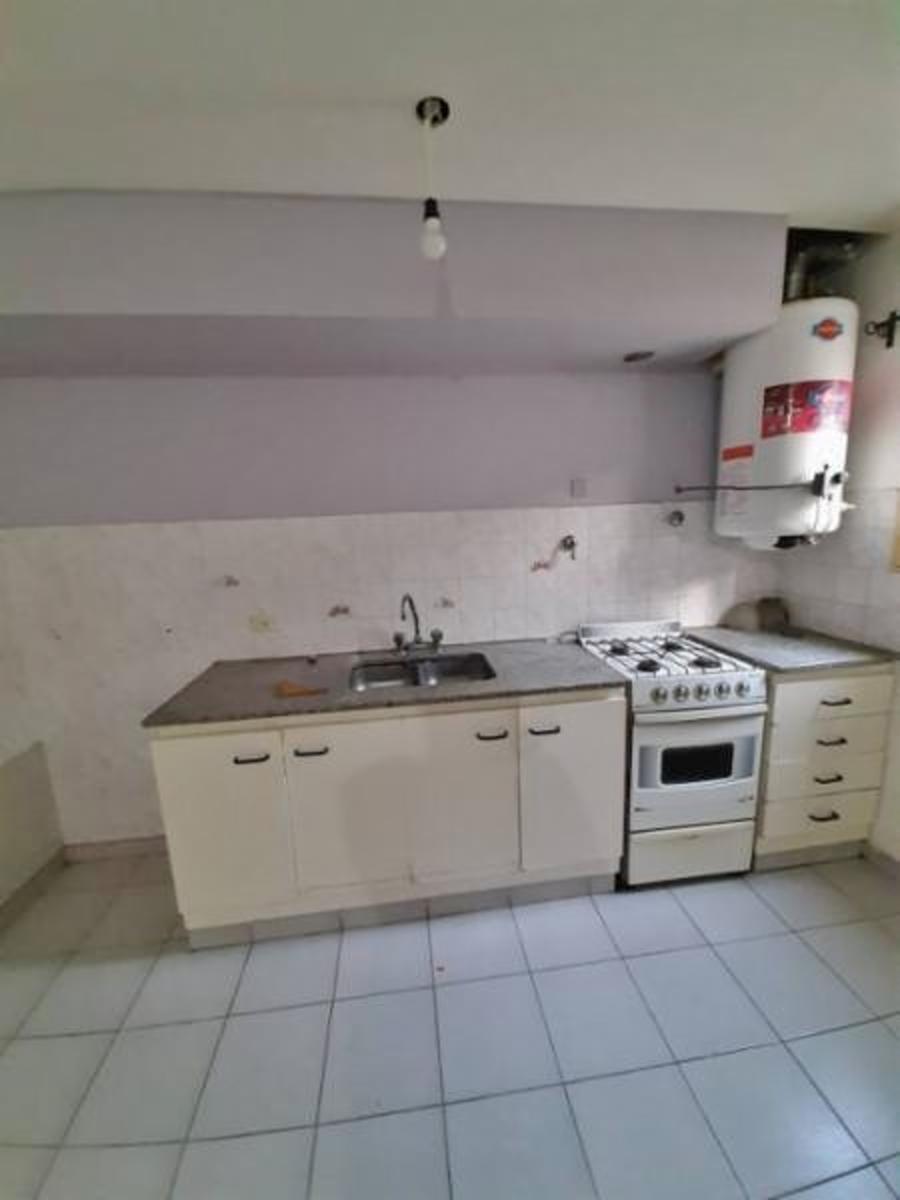 Departamento de 2 ambientes amplio. Villa Luzuriaga - 4