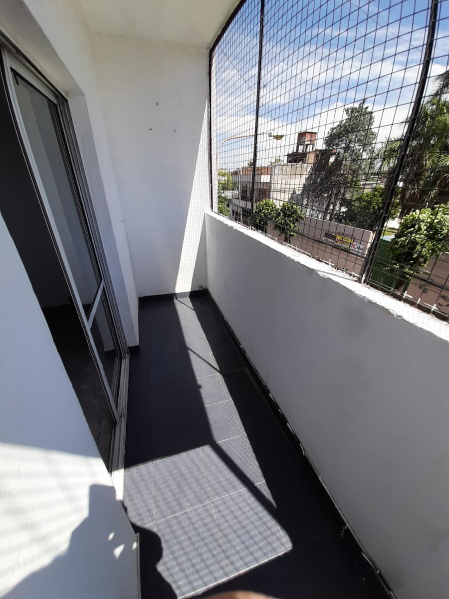 Departamento de 3 amb con balcón - 6