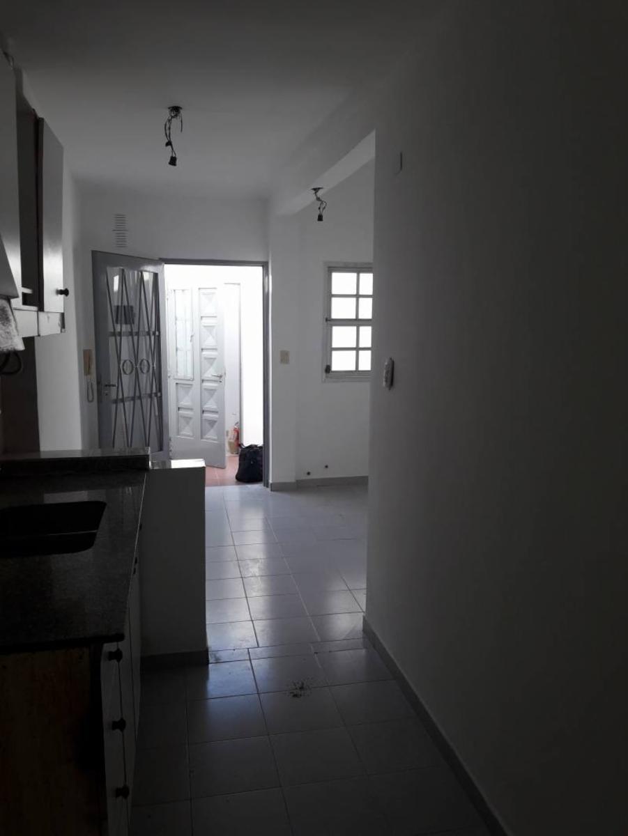 Excelente Departamento de 3 ambientes. La Tablada - 5
