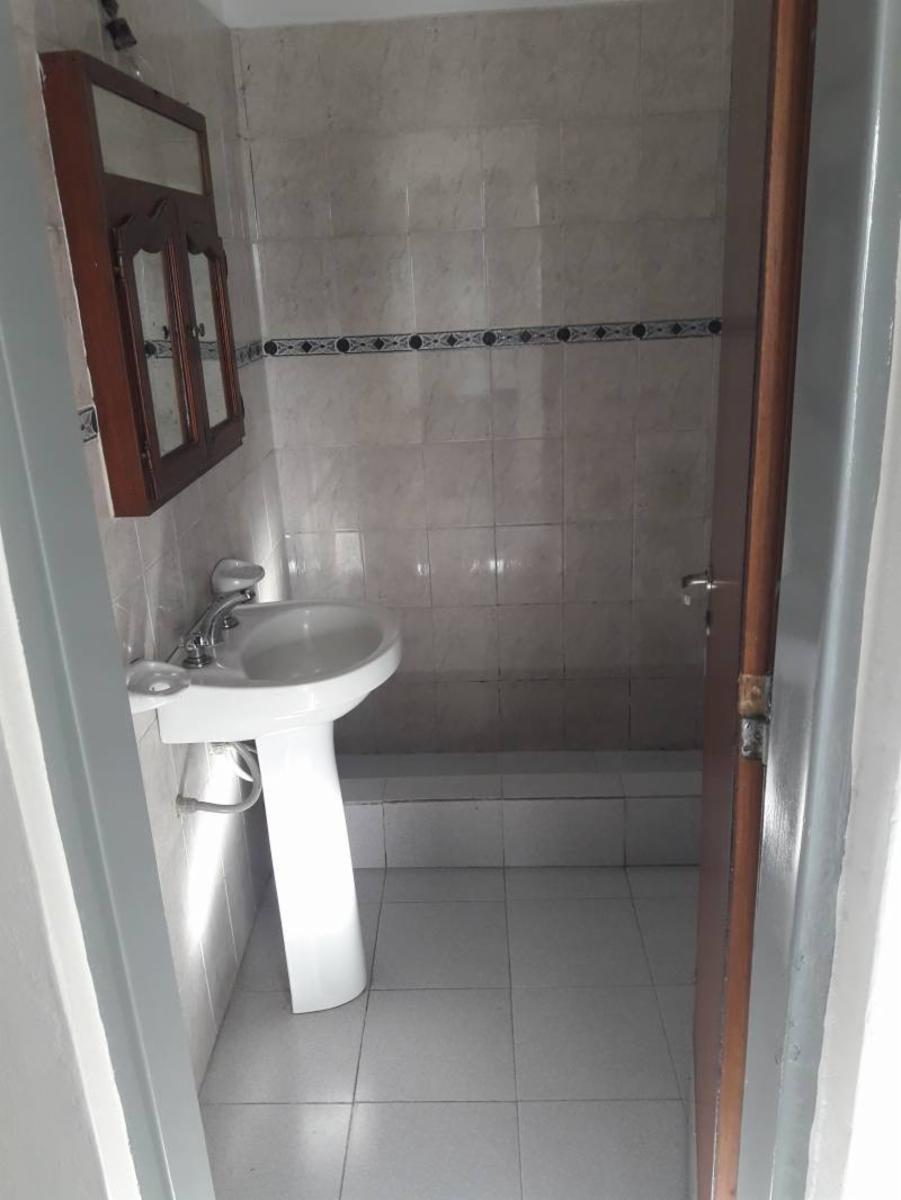 Excelente Departamento de 3 ambientes. La Tablada - 6