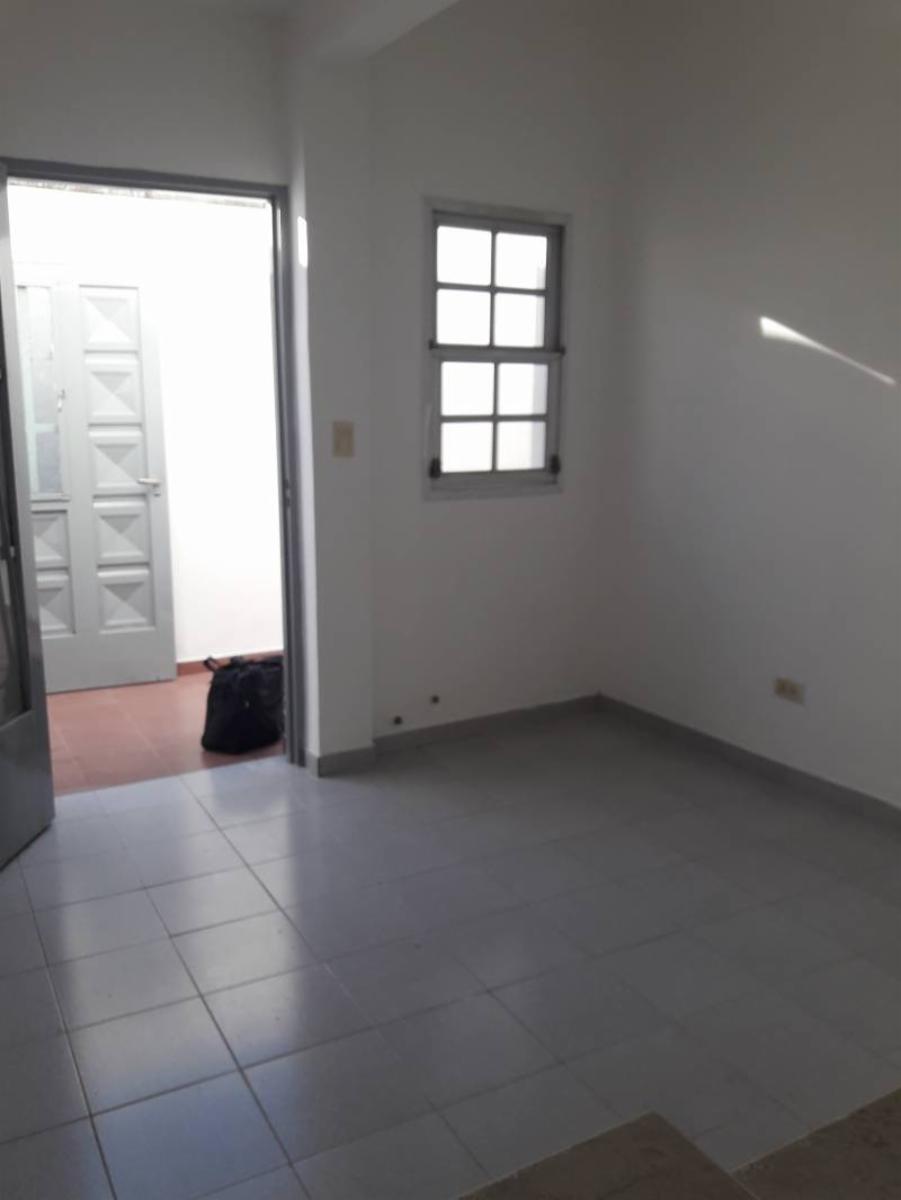 Excelente Departamento de 3 ambientes. La Tablada - 7