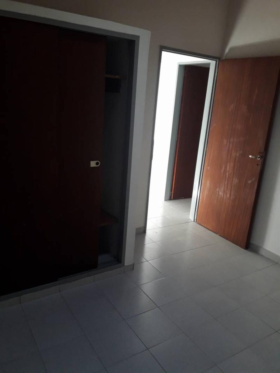 Excelente Departamento de 3 ambientes. La Tablada - 8