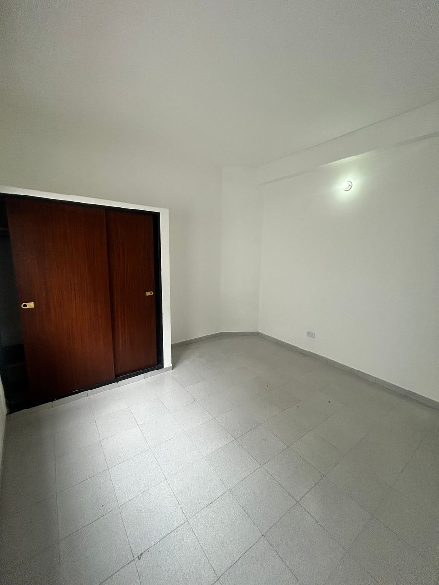 Excelente Departamento de 3 ambientes. La Tablada - 8