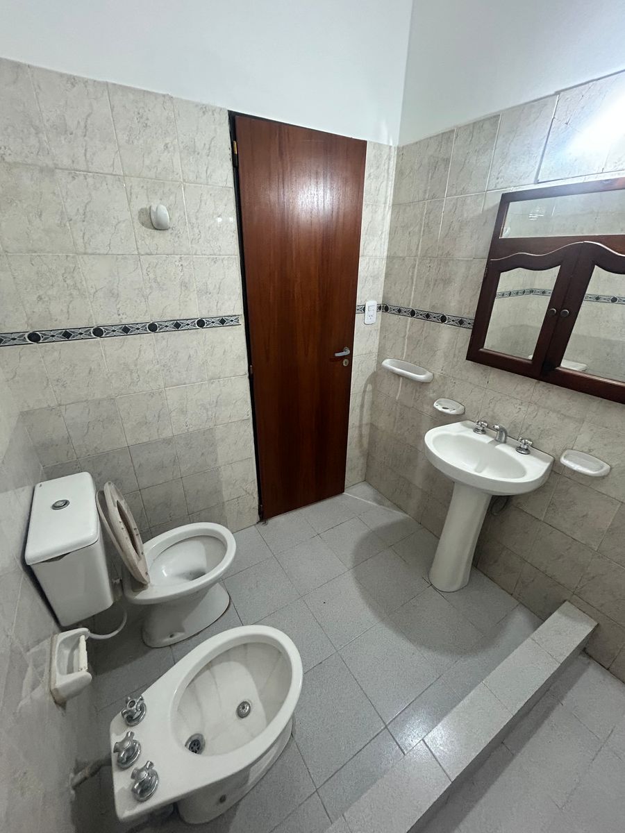 Excelente Departamento de 3 ambientes. La Tablada - 10