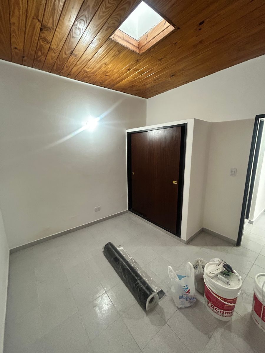 Excelente Departamento de 3 ambientes. La Tablada - 11