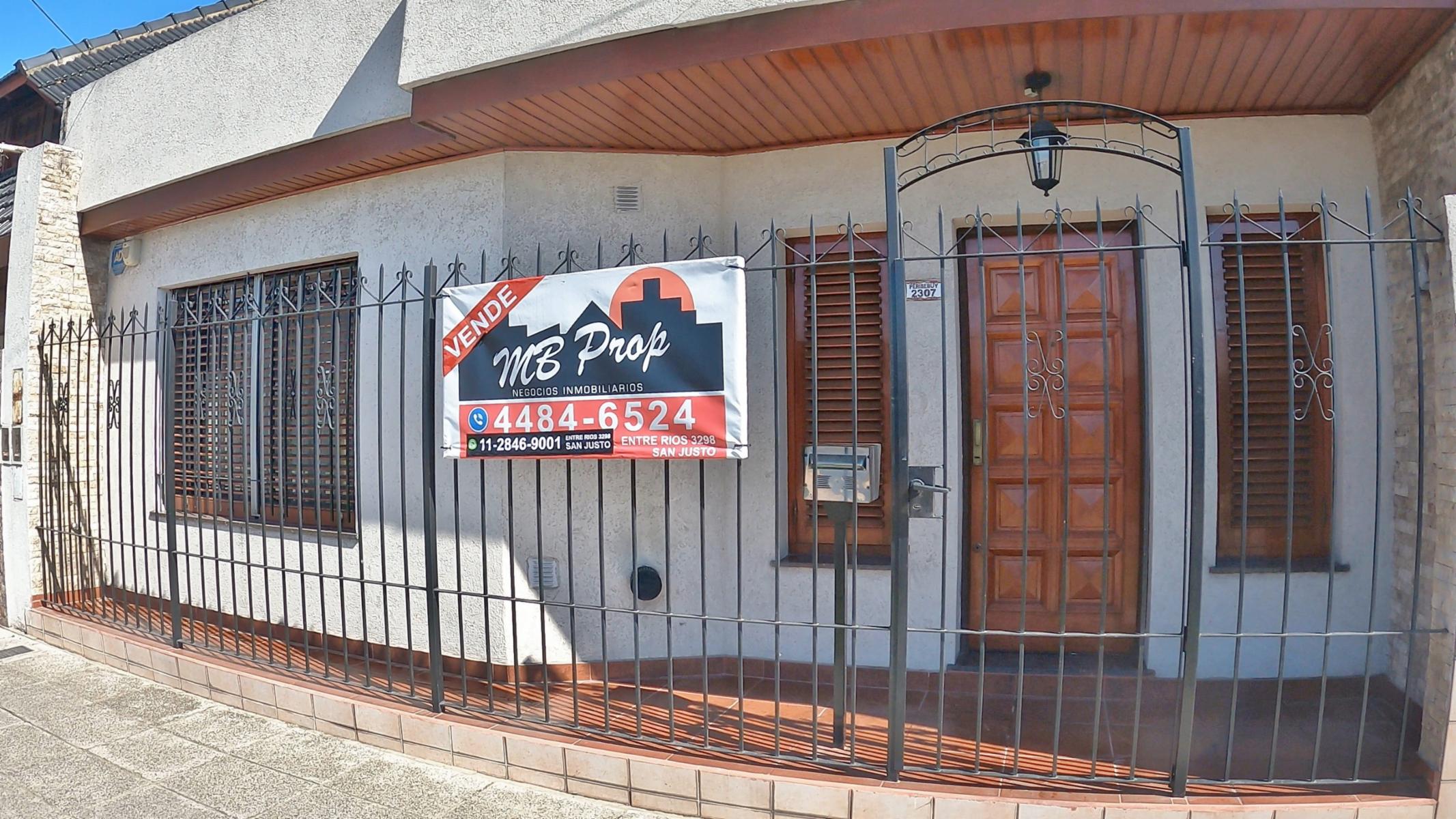Impecable Propiedad En Venta De 5 Ambientes. Digna De Ver