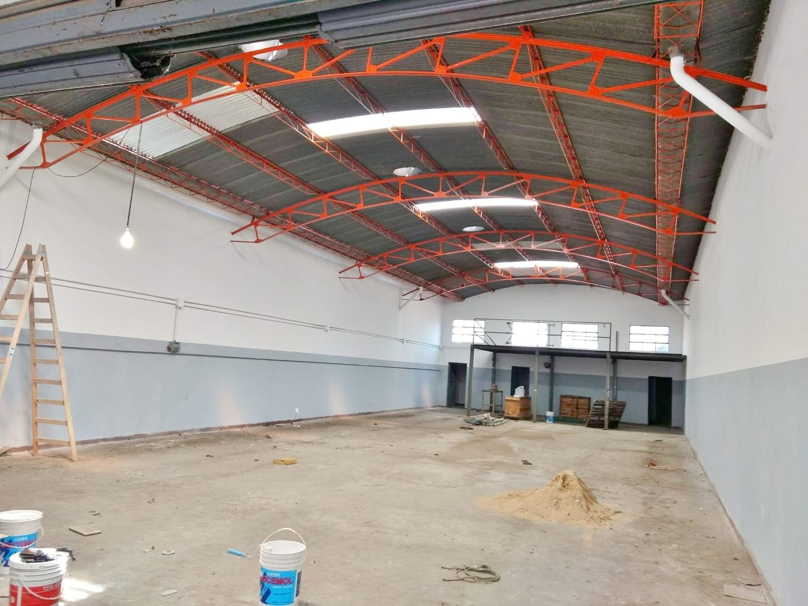 Excelente Galpón de 540 mts2. Zona M.I. — foto 8