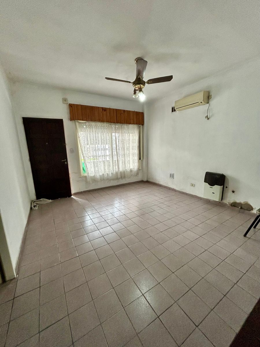 Casa sobre lote propio en alquiler. San Justo - 4
