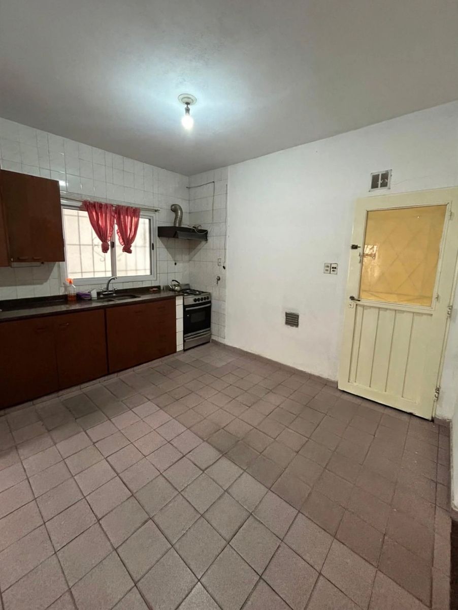 Casa sobre lote propio en alquiler. San Justo - 5