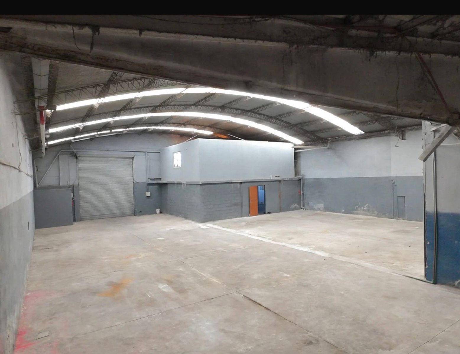 Alquiler depósito Industrial + oficinas y showrrom. Zonificación U2B. — foto 5