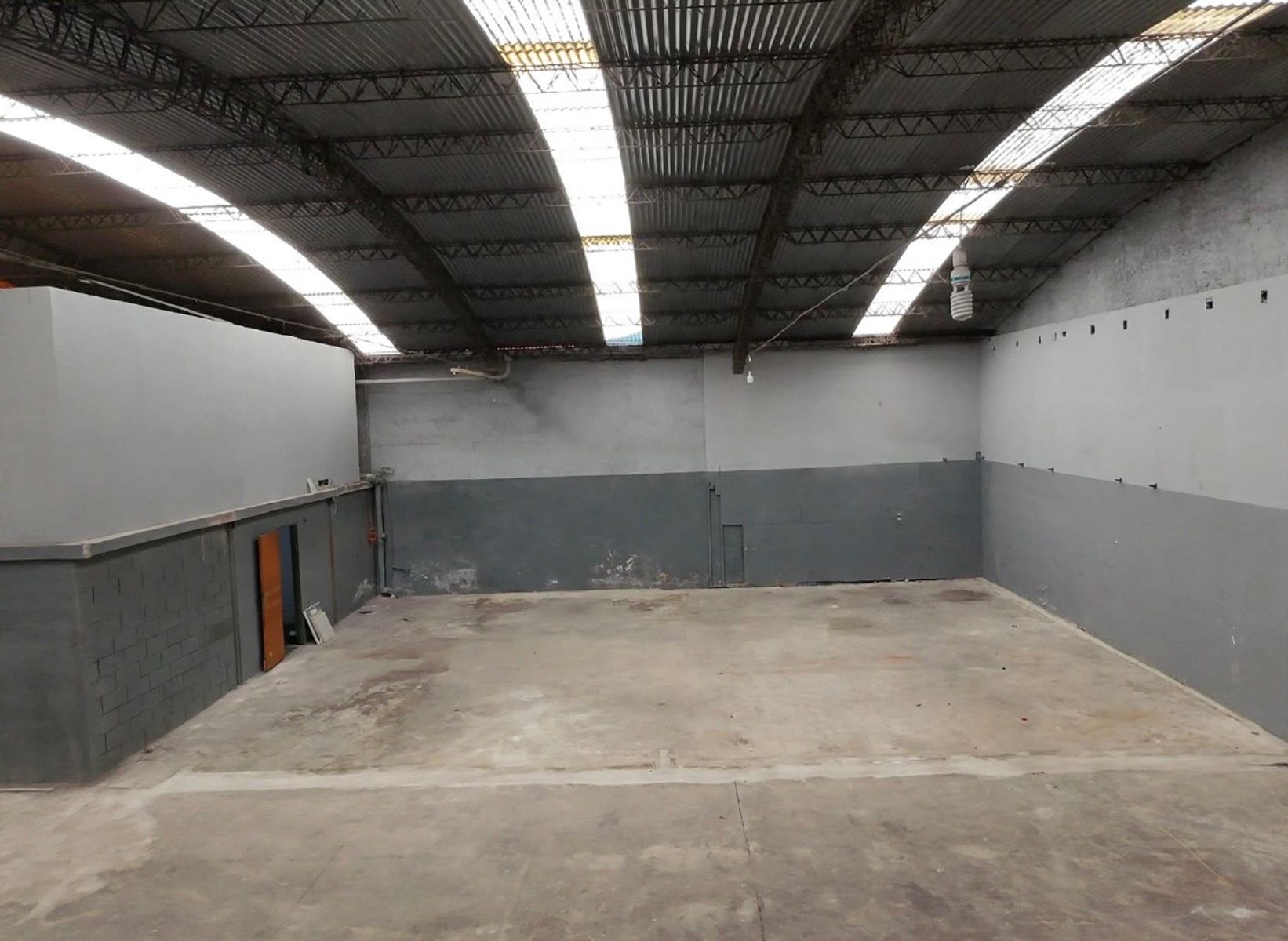 Alquiler depósito Industrial + oficinas y showrrom. Zonificación U2B. — foto 6