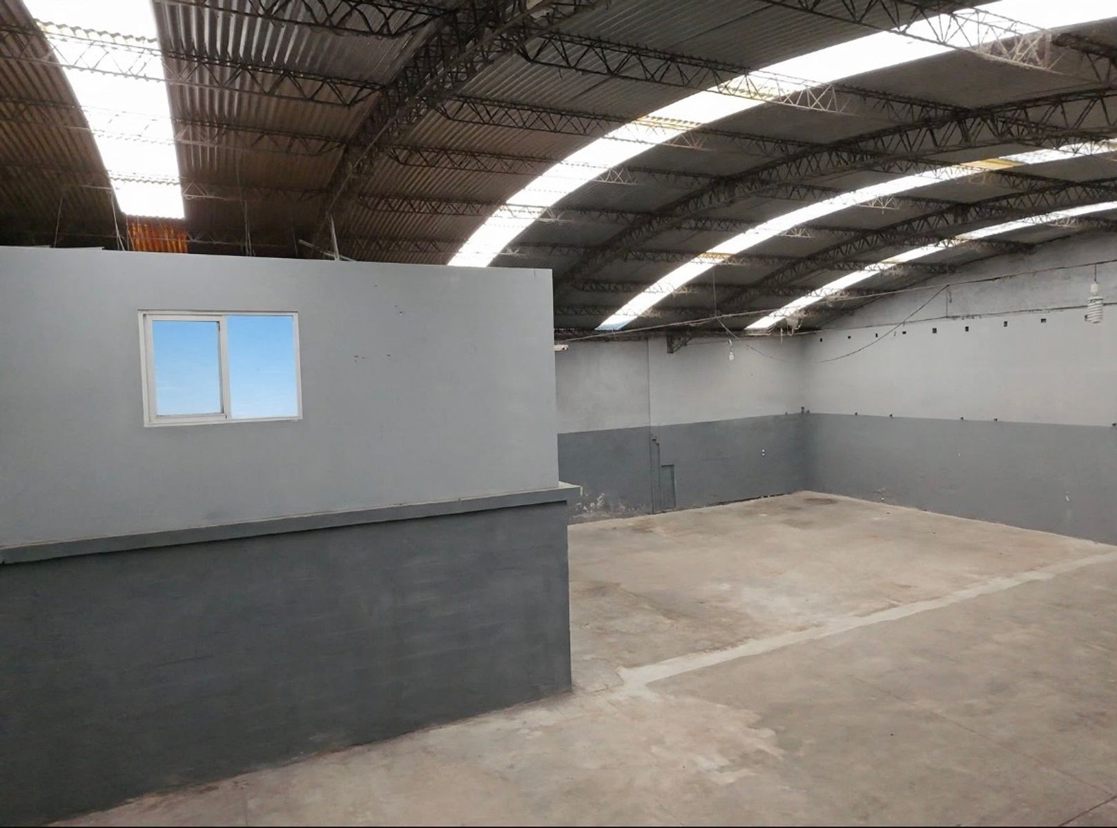 Alquiler depósito Industrial + oficinas y showrrom. Zonificación U2B. — foto 7