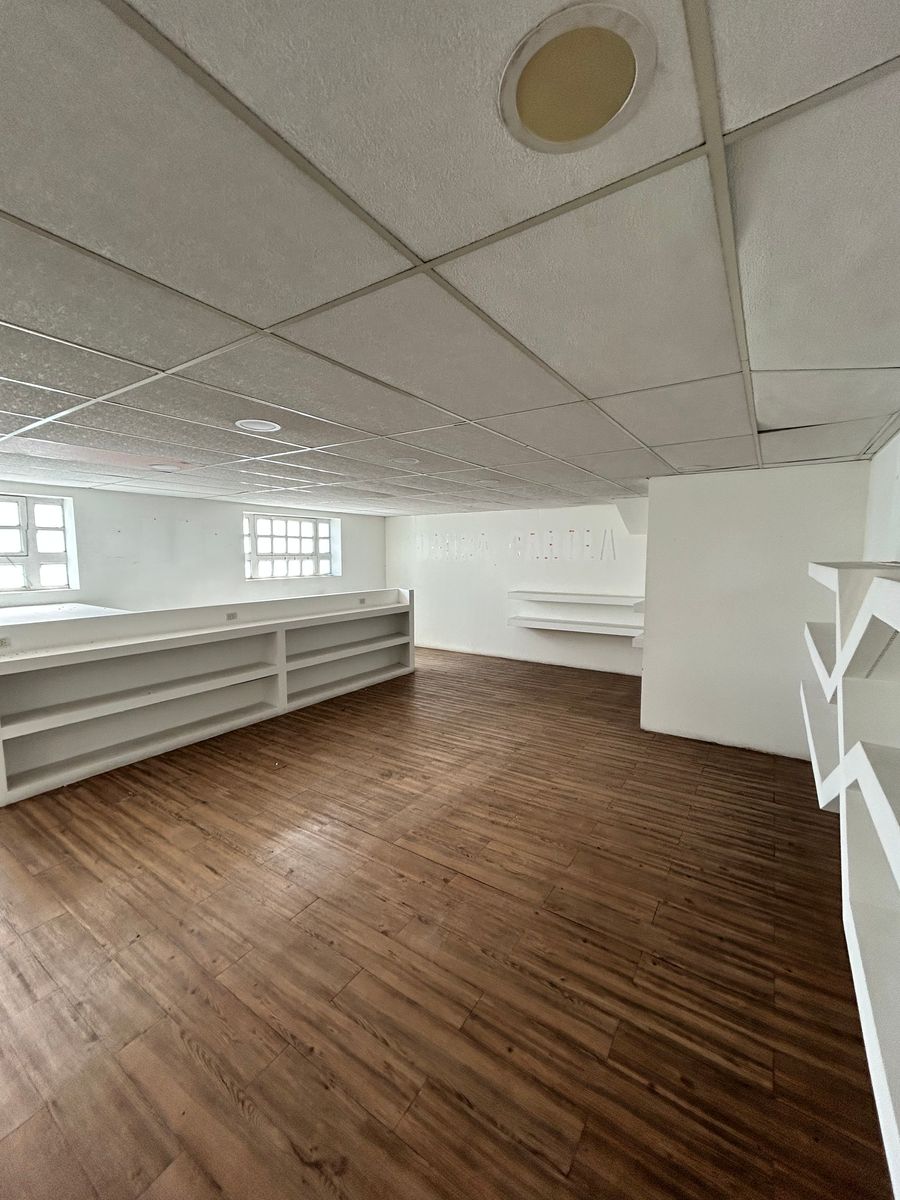 Alquiler depósito Industrial + oficinas y showrrom. Zonificación U2B. — foto 11