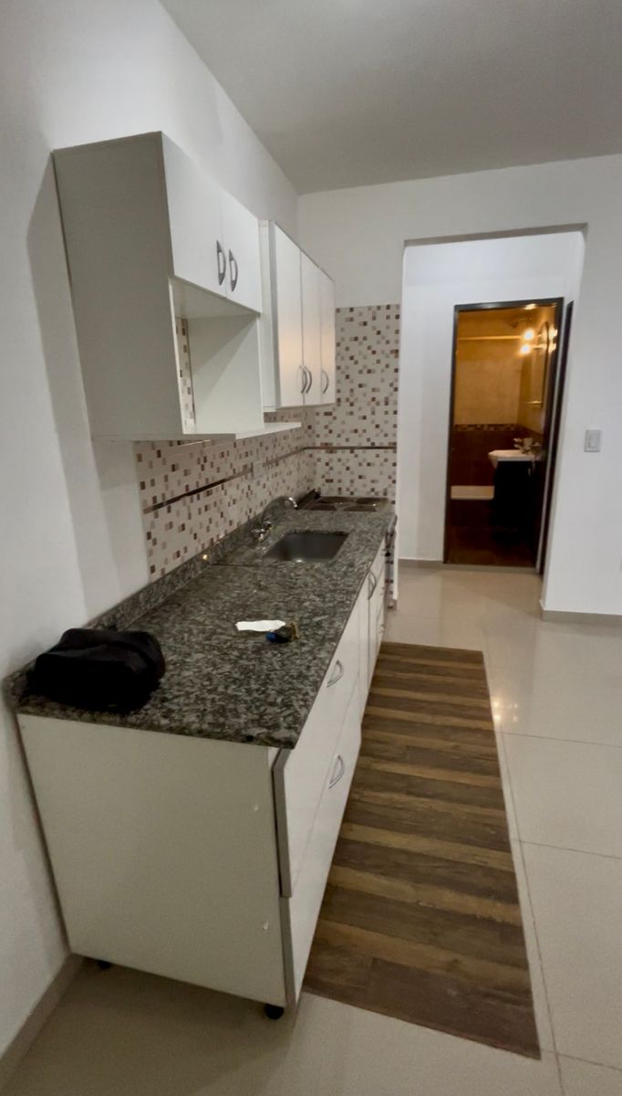 Excelente Departamento de 2 ambientes con cochera cubierta. San Justo - 4