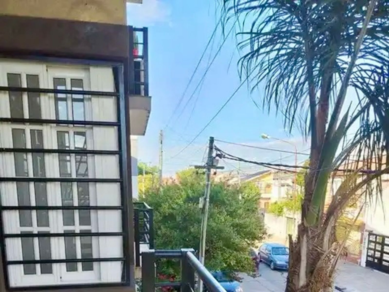 Excelente Departamento de 2 ambientes con cochera cubierta. San Justo - 11