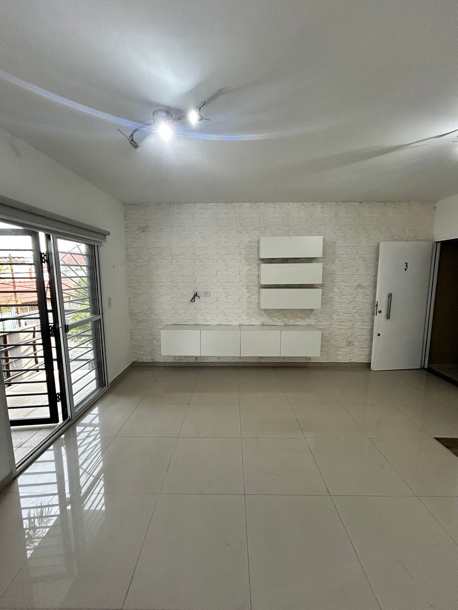 Excelente Departamento de 2 ambientes con cochera cubierta. San Justo — foto 5