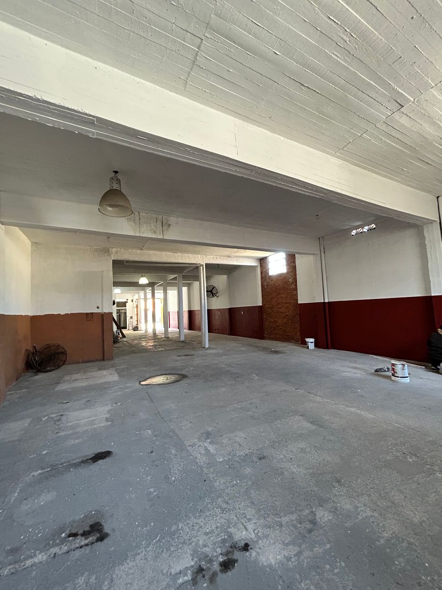 Depósito industrial/comercial con oficina y vestuario. — foto 10
