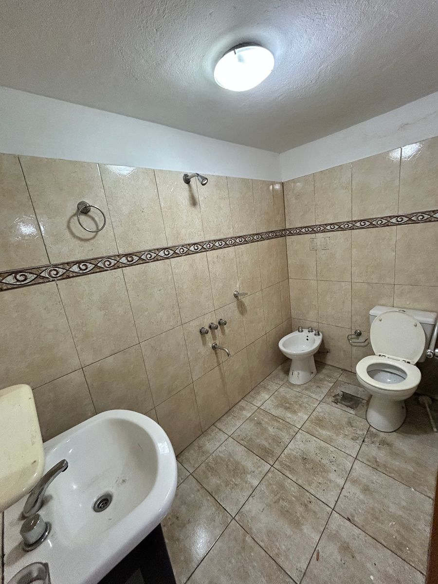 Depósito industrial/comercial con oficina y vestuario. - 21