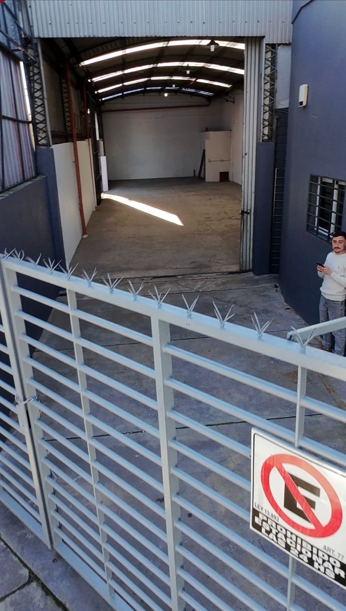 Excelente local comercial con Galpón/depósito — foto 8