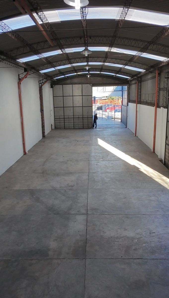 Excelente local comercial con Galpón/depósito — foto 10