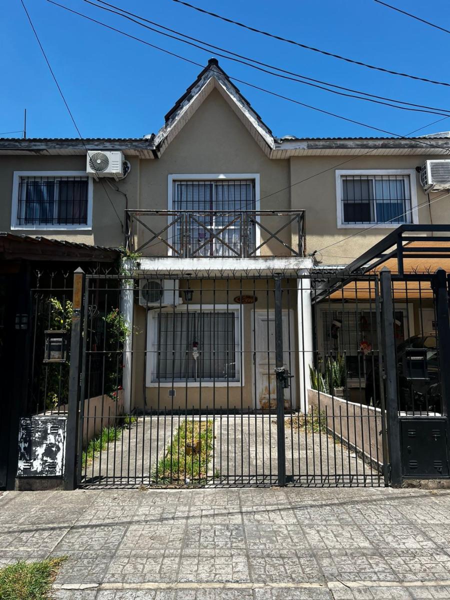 Duplex En Moron De Ambientes Amplios Y Luminosos Con Guardacoches Y Patio - Apto Credito Hipotecario - Se Escucha Oferta Razonable — foto 2