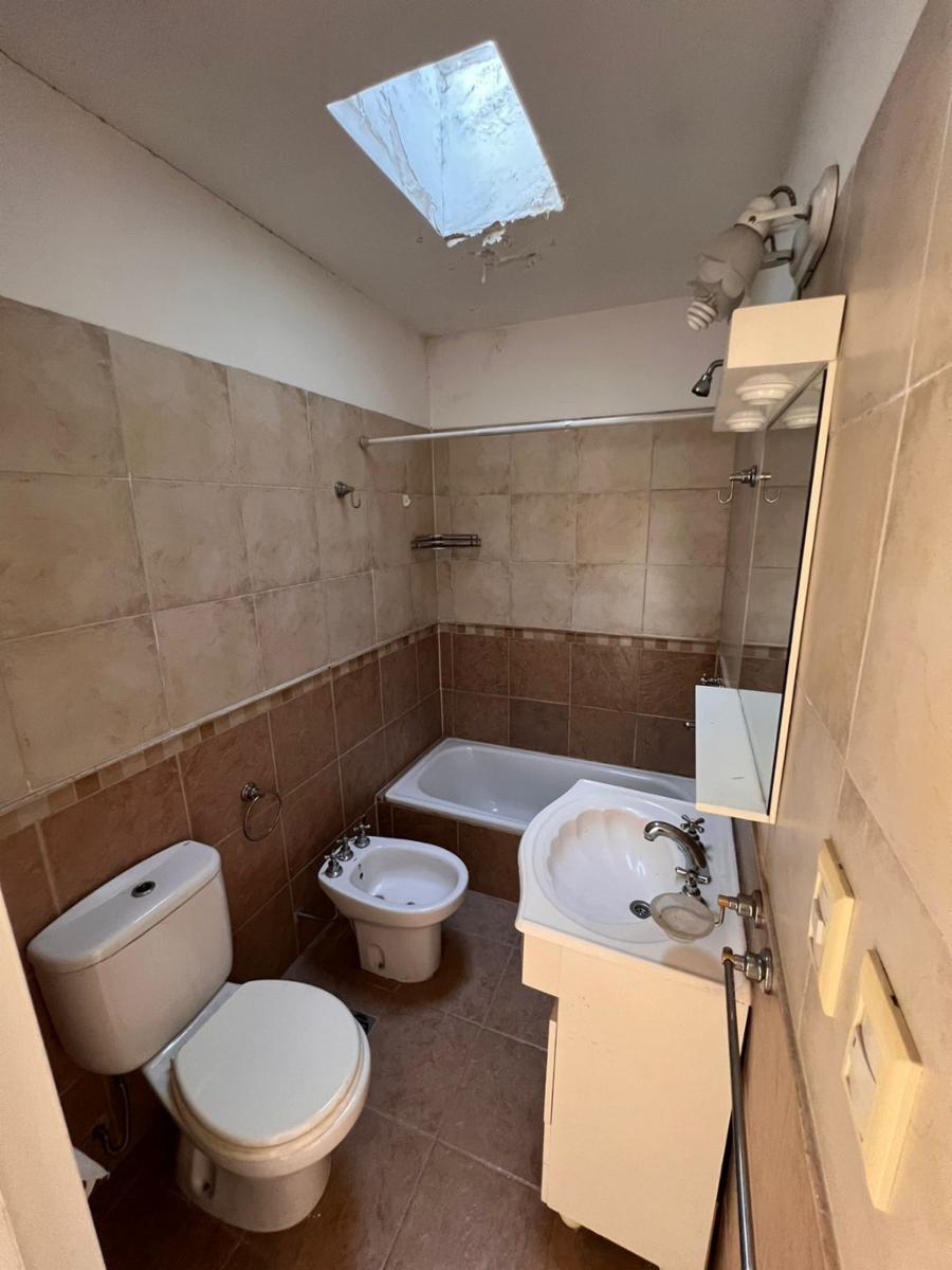 Duplex En Moron De Ambientes Amplios Y Luminosos Con Guardacoches Y Patio - Apto Credito Hipotecario - Se Escucha Oferta Razonable — foto 10