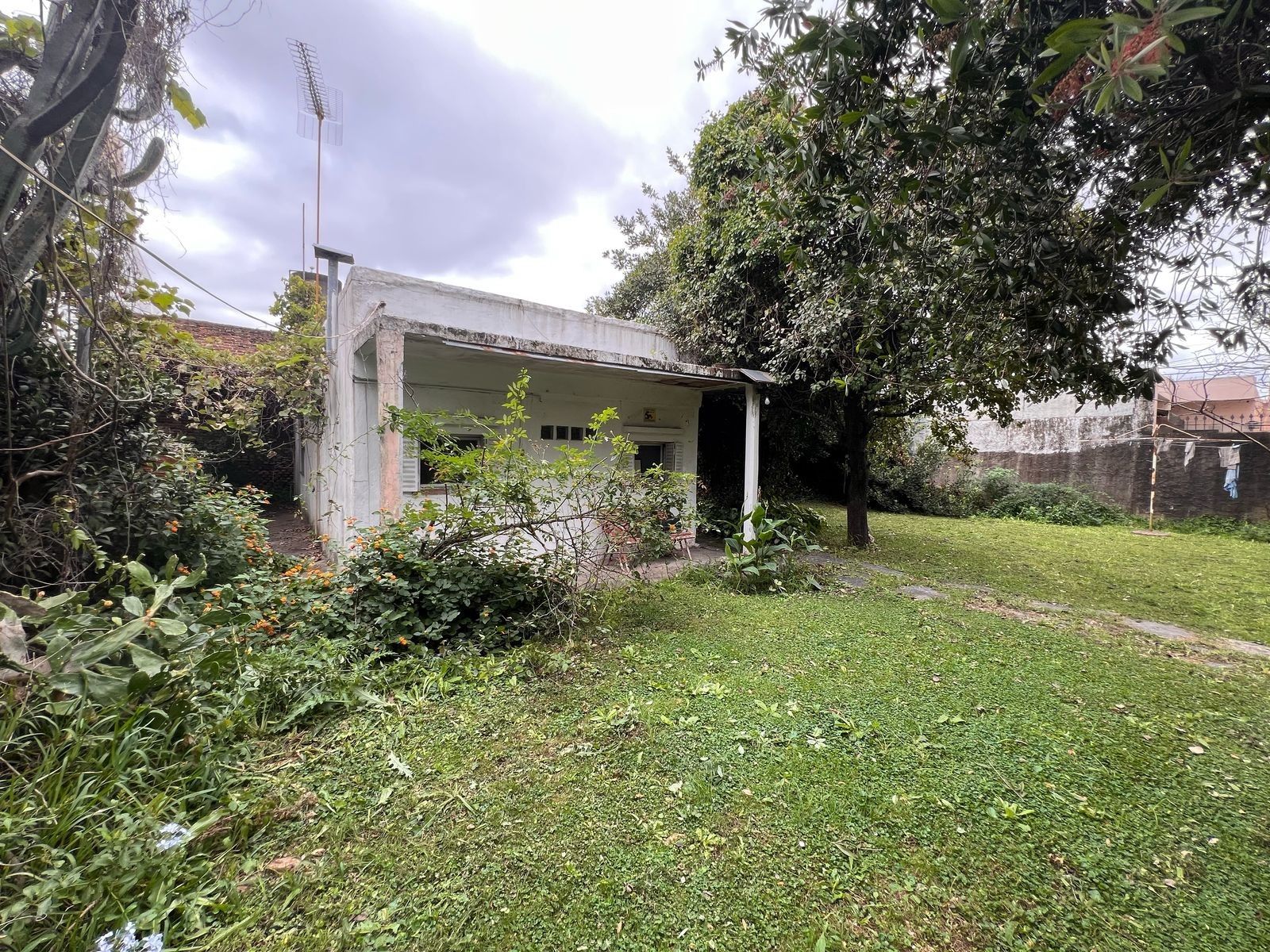 Lote Único En Villa Luzuriaga 17.32 M De Frente - 1.182,35 M²DeConstrucción Permitida — foto 12