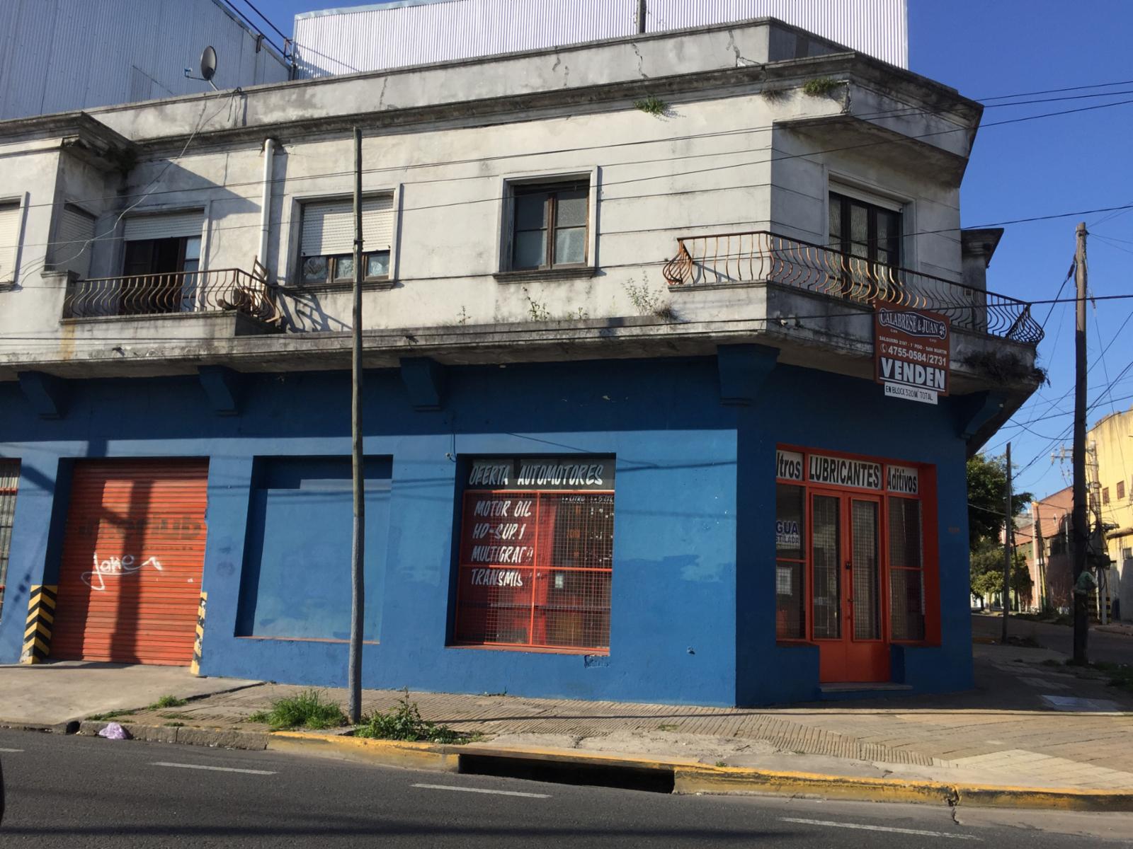 Local comercial con vivienda - 2