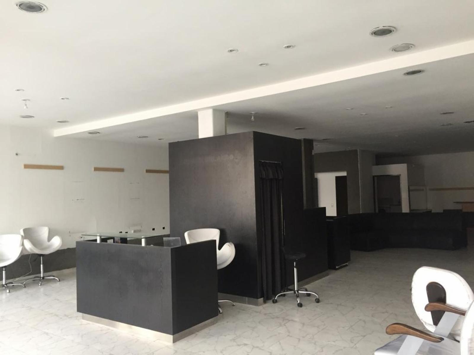 Local comercial a metros de Peatonal Belgrano - 3