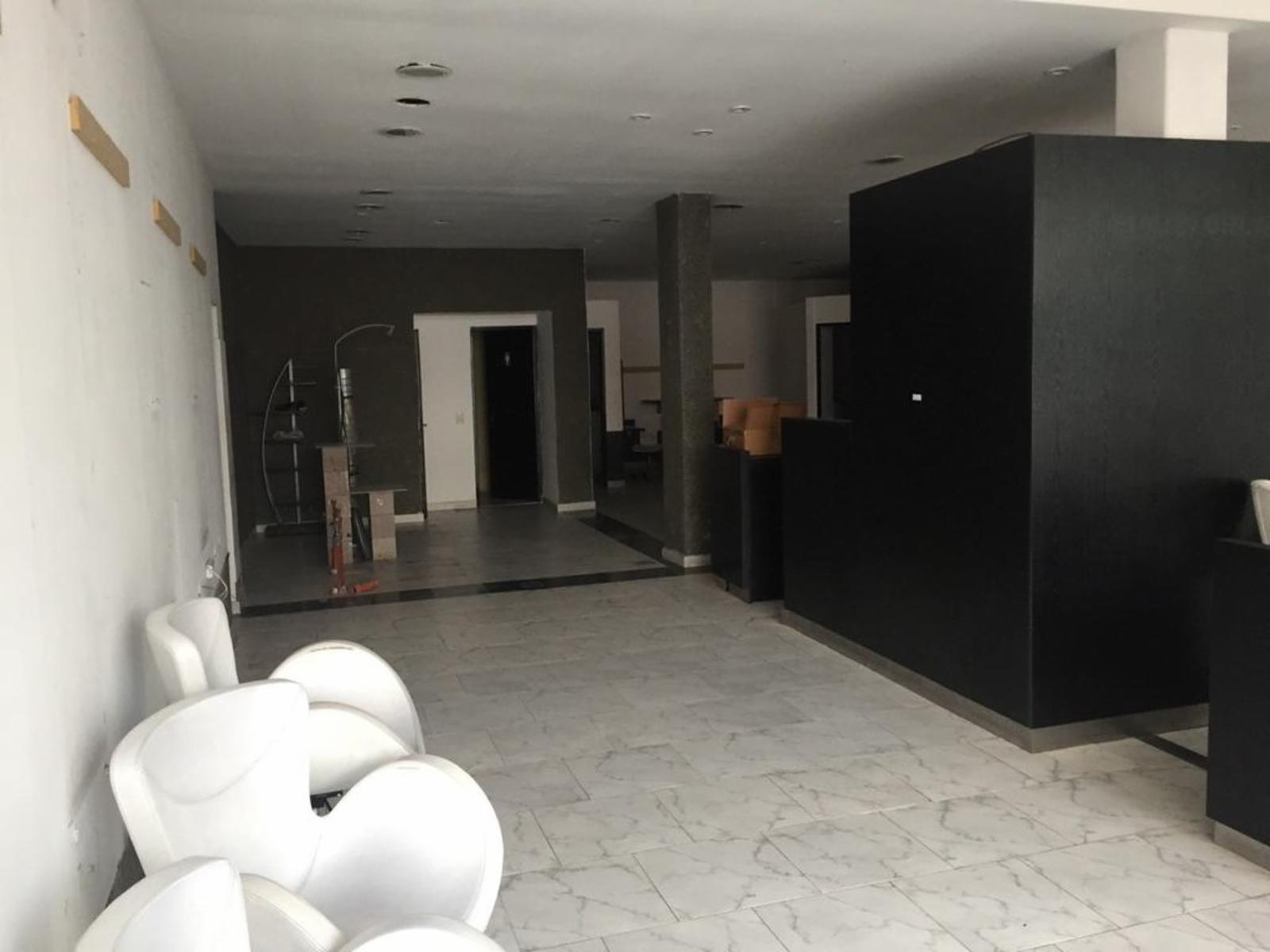 Local comercial a metros de Peatonal Belgrano - 4