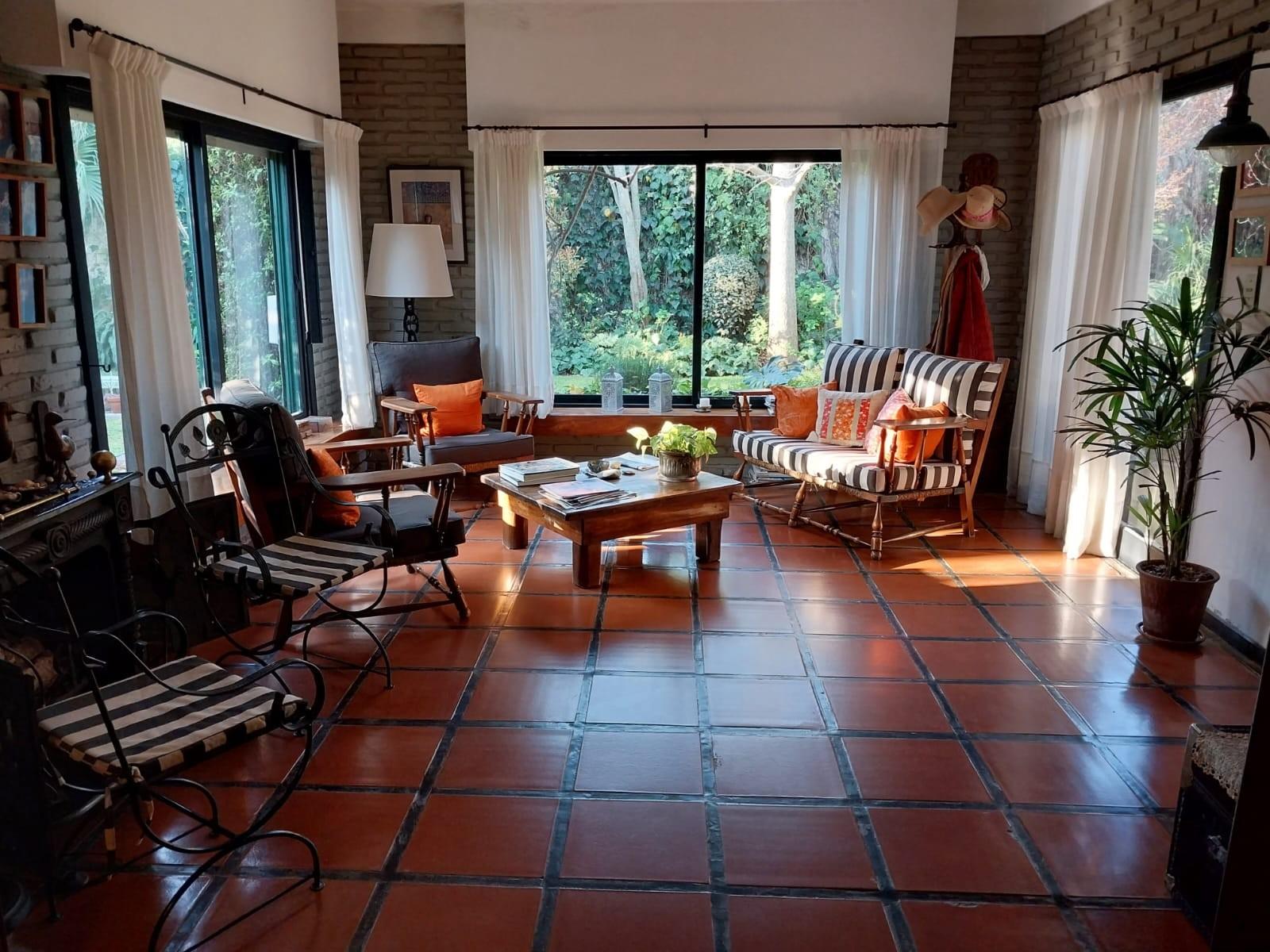 casa céntrica en excelente ubicación — foto 6