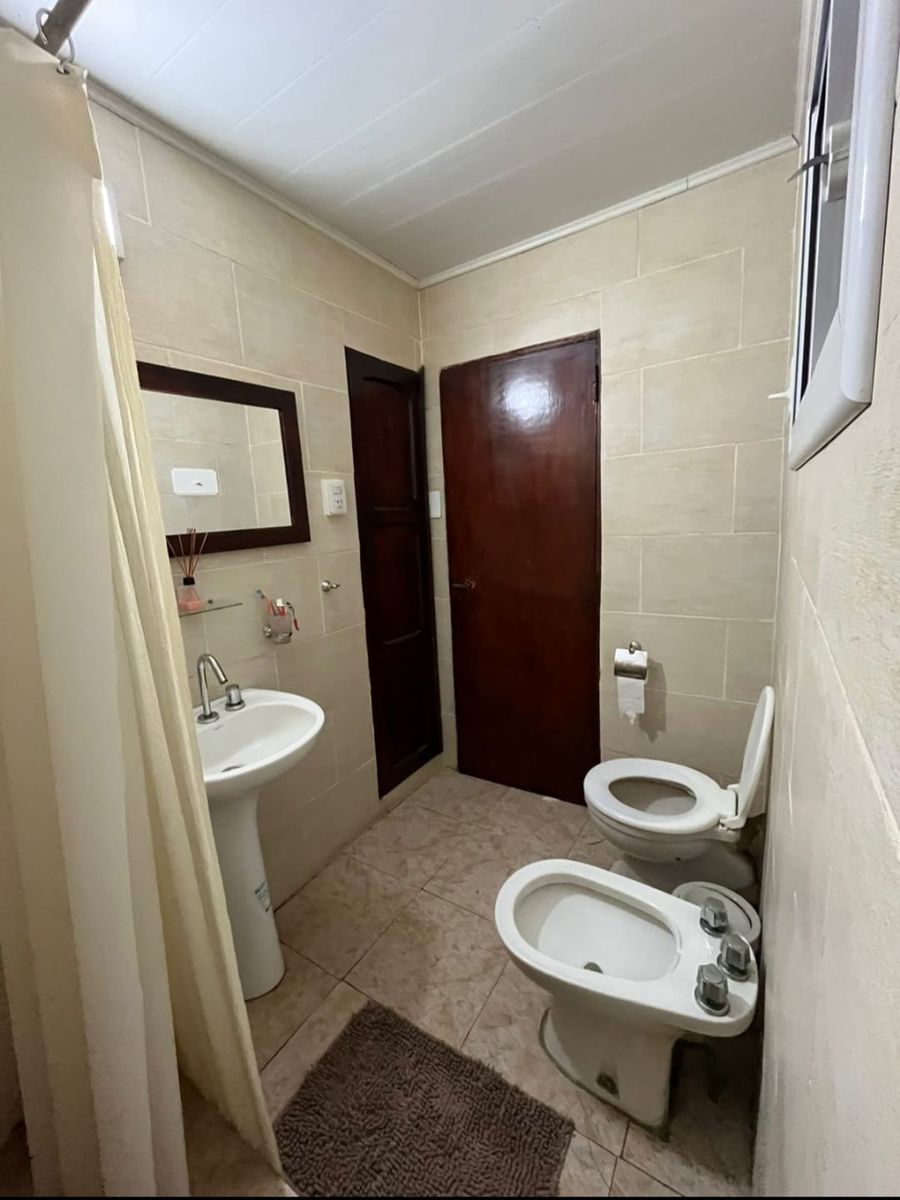 Vivienda a metros de Av. Villamayor: Excelente ubicación y servicios — foto 6