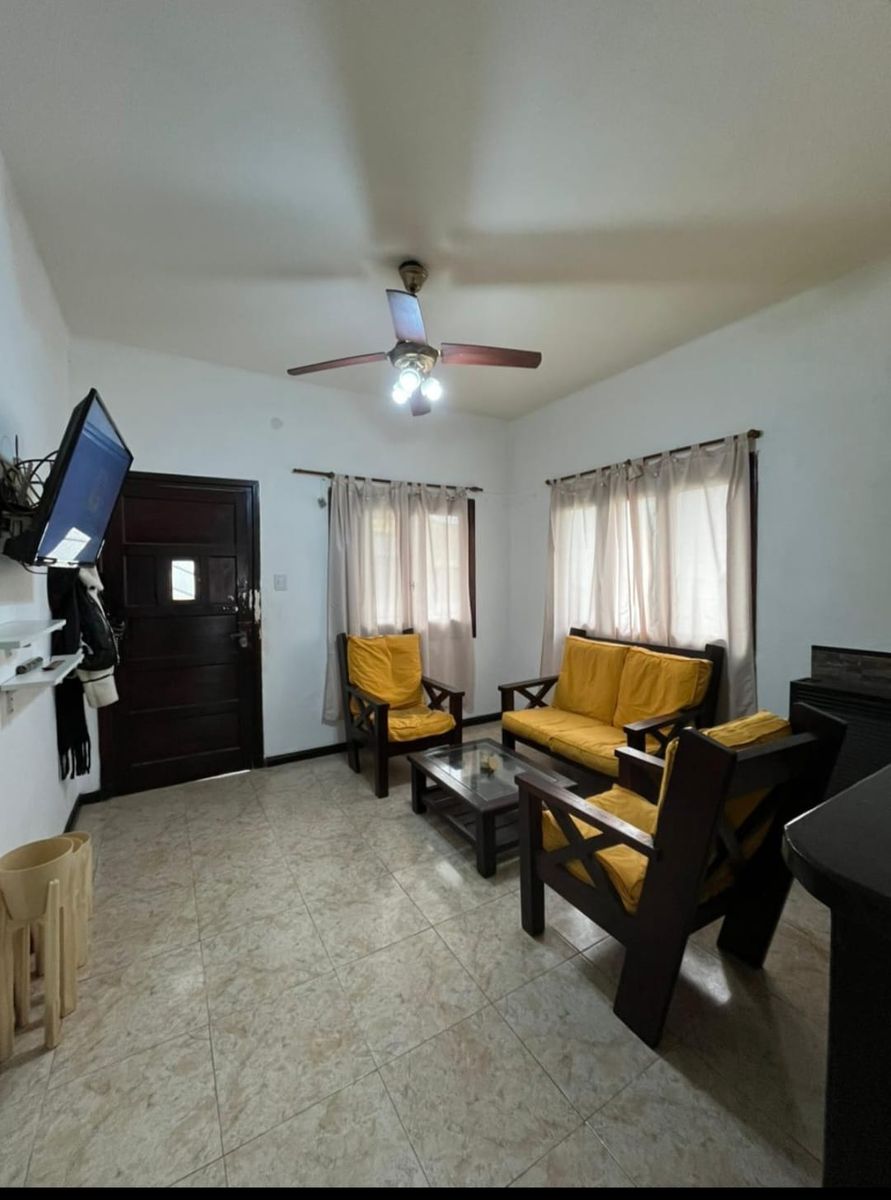 Vivienda a metros de Av. Villamayor: Excelente ubicación y servicios — foto 8