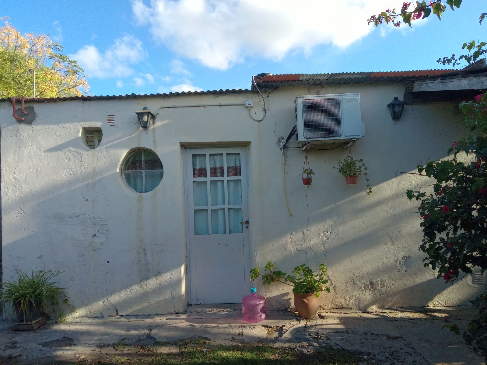 Oportunidad de inversión en Arias 664: Casa, local y departamento sobre amplio terreno — foto 13