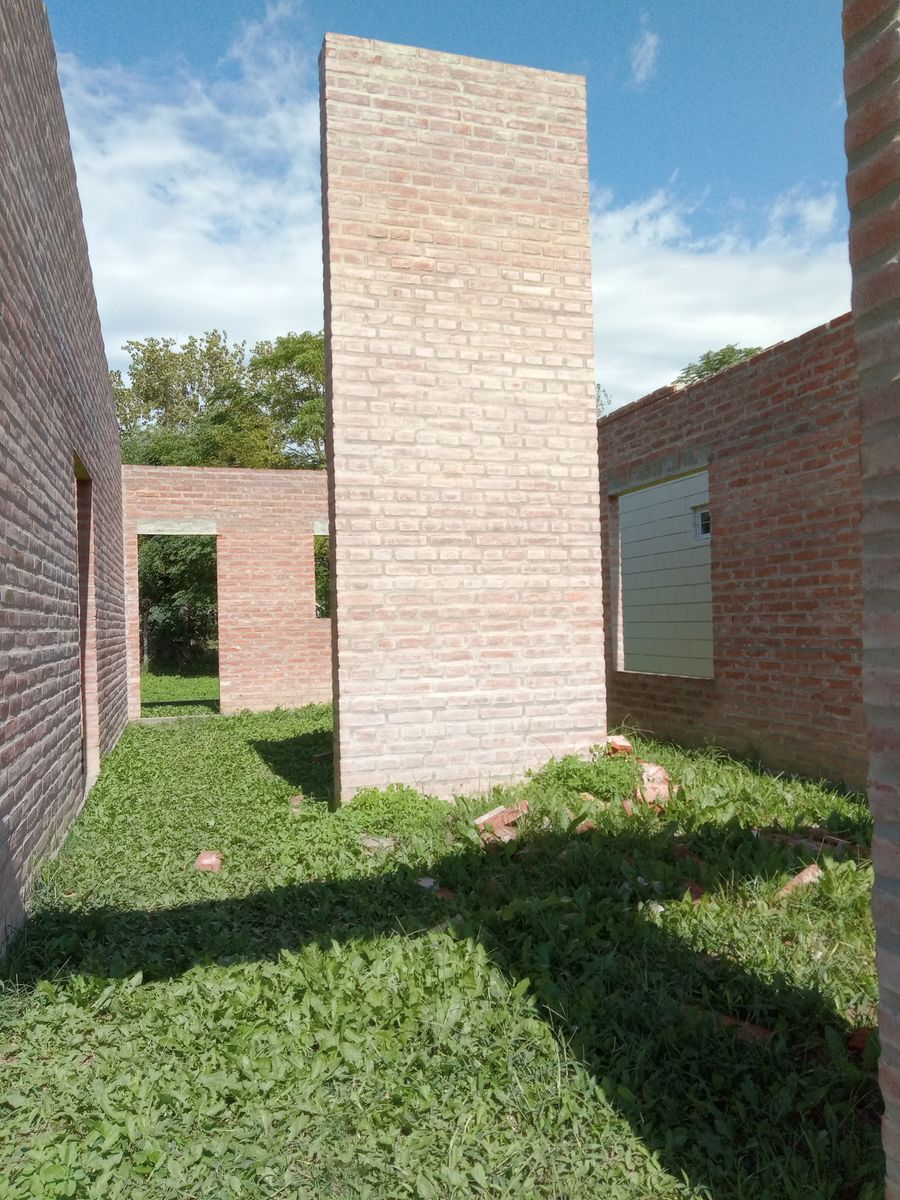 Vivienda a terminar con gran potencial sobre Roque Sáenz Peña 250 - 3