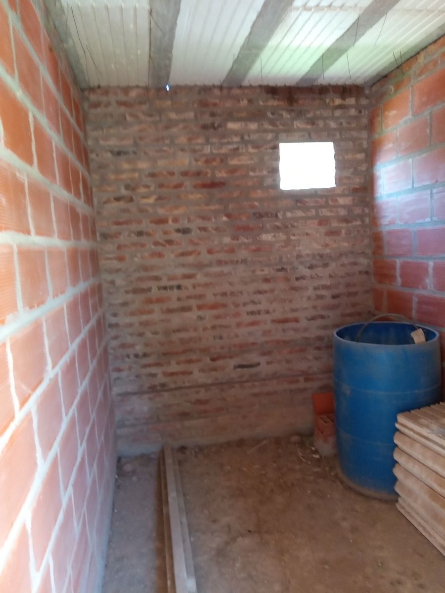 Vivienda a terminar con gran potencial sobre Roque Sáenz Peña 250 - 4