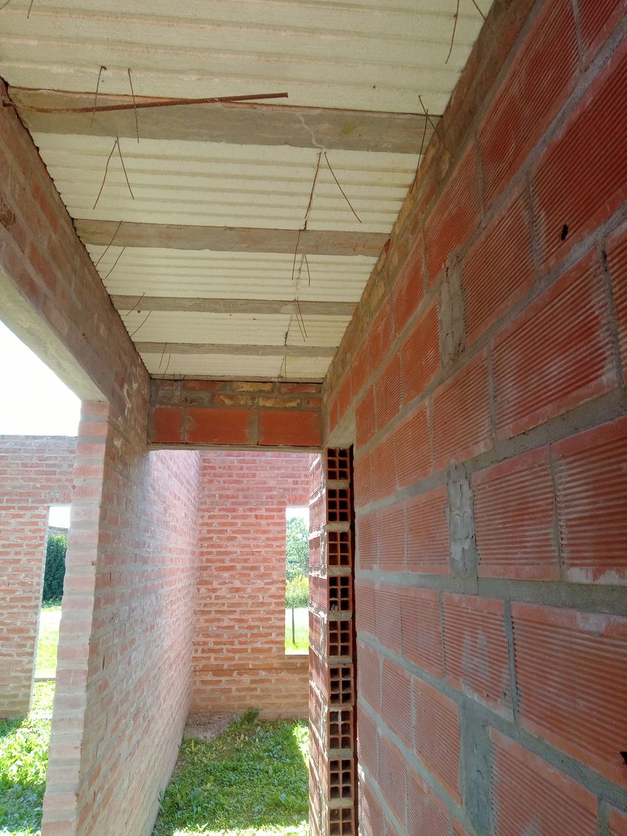 Vivienda a terminar con gran potencial sobre Roque Sáenz Peña 250 - 5