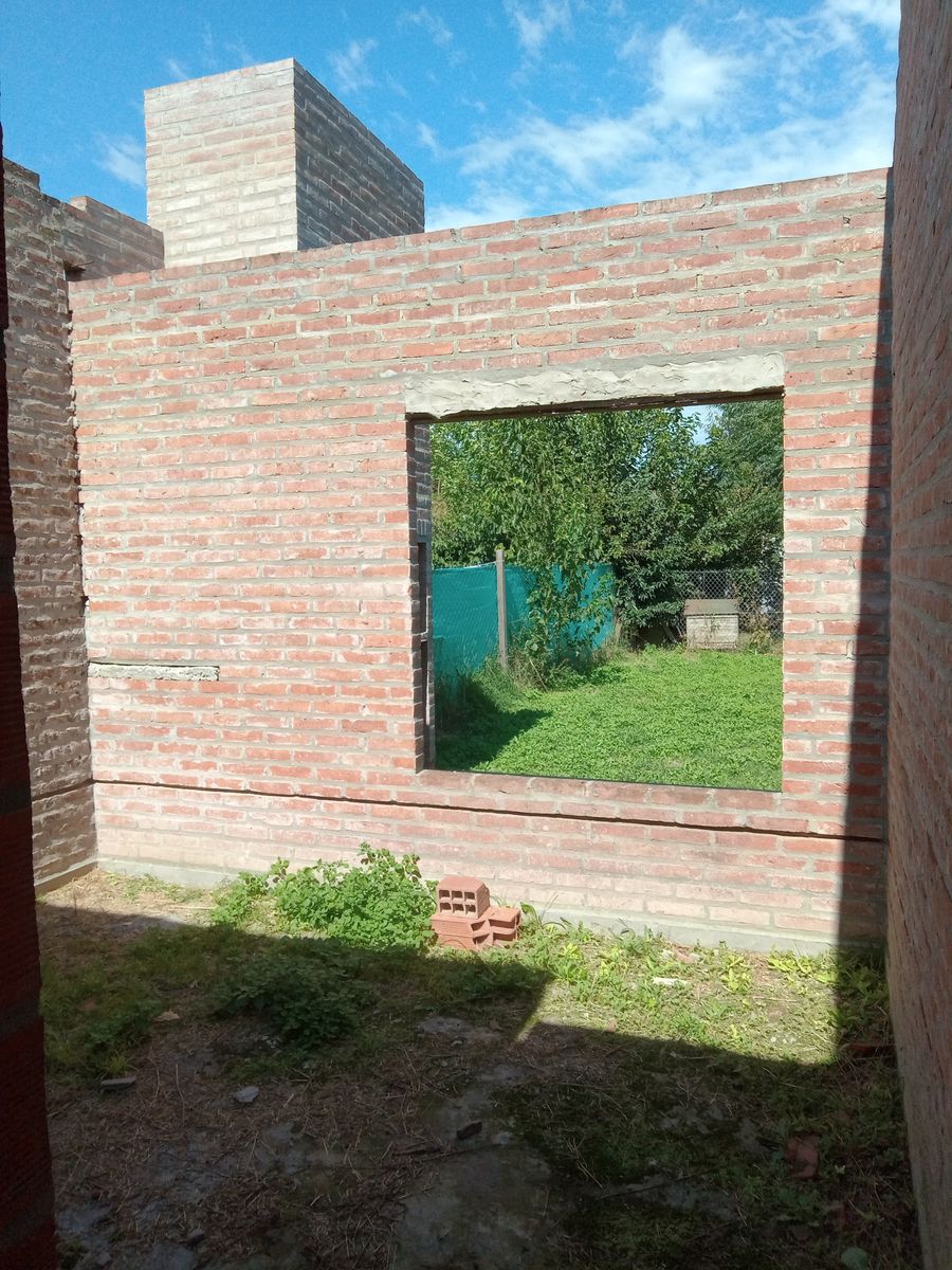 Vivienda a terminar con gran potencial sobre Roque Sáenz Peña 250 - 6
