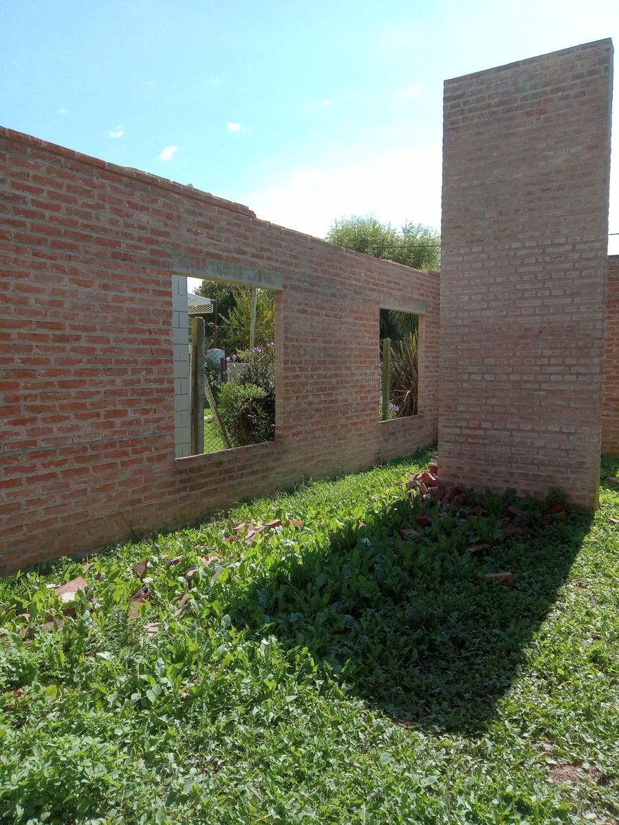 Vivienda a terminar con gran potencial sobre Roque Sáenz Peña 250 - 7