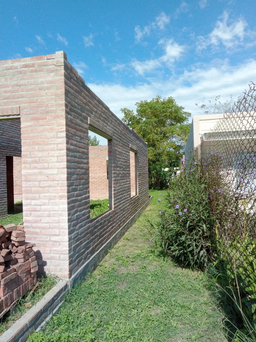 Vivienda a terminar con gran potencial sobre Roque Sáenz Peña 250 - 10
