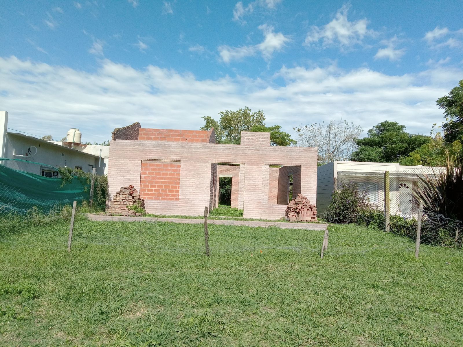 Vivienda a terminar con gran potencial sobre Roque Sáenz Peña 250 - 12