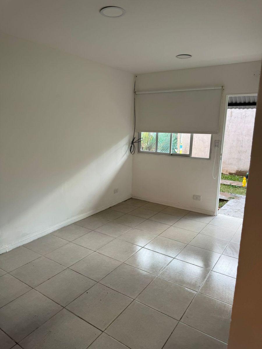 Oportunidad: Casa de 33 m² en impecable estado sobre Rivadavia 873 - 2