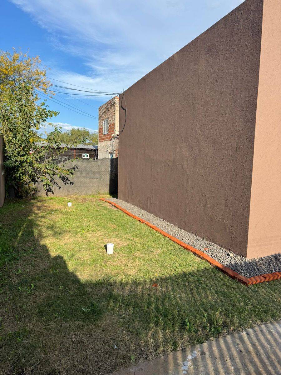 Oportunidad: Casa de 33 m² en impecable estado sobre Rivadavia 873 - 6
