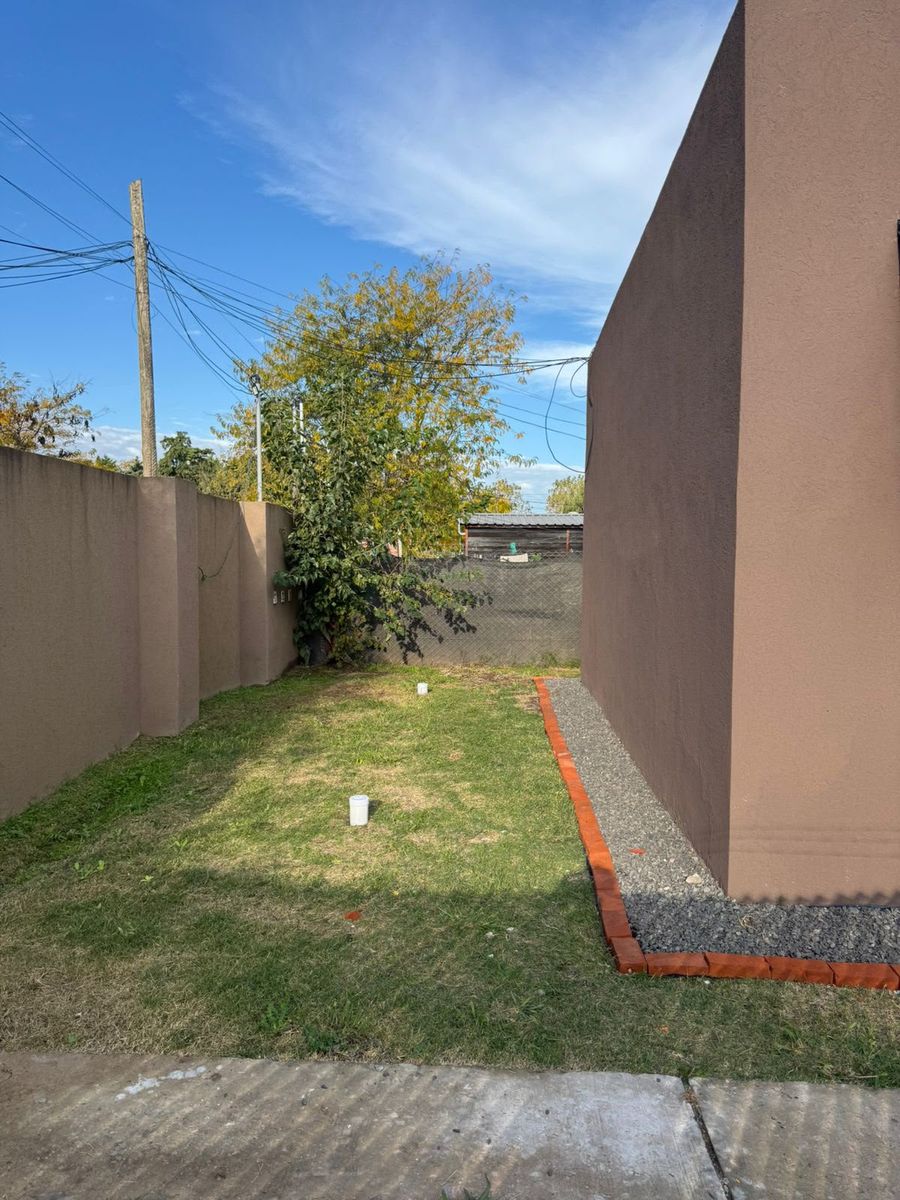 Oportunidad: Casa de 33 m² en impecable estado sobre Rivadavia 873 - 8